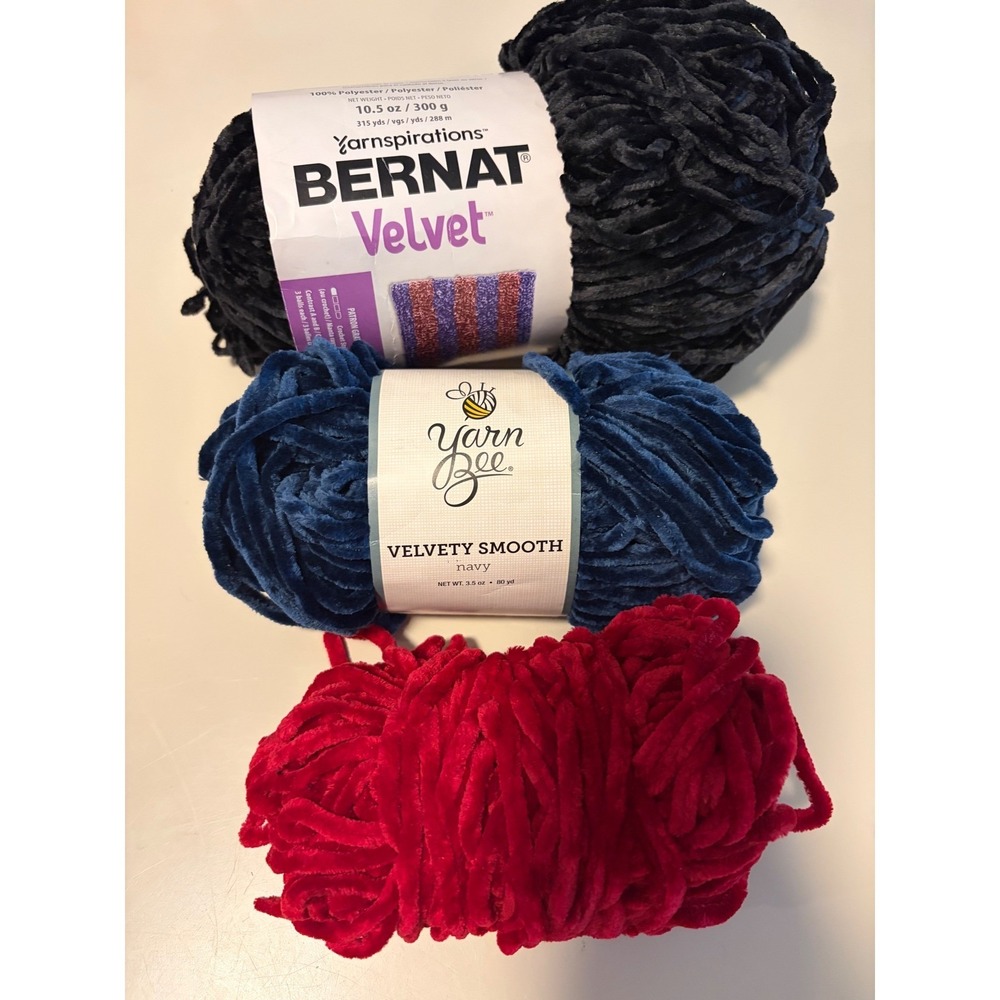 Bernat Velvet Yarn Bee Velvety Smooth Bulky 3 Lot Black Navy Red 100% Polyester
